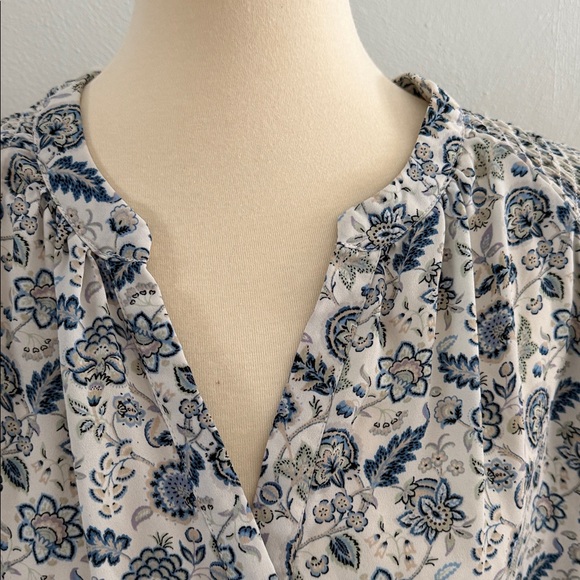 Rose & Olive Blue and White Floral Blouse - Picture 2 of 6